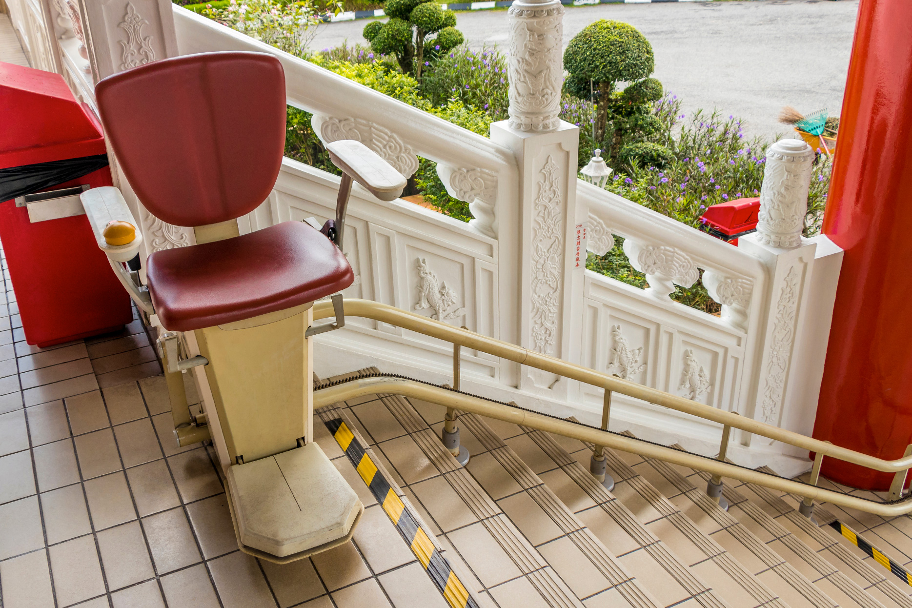 Embrace the Outdoors with an Outdoor Stair Lift