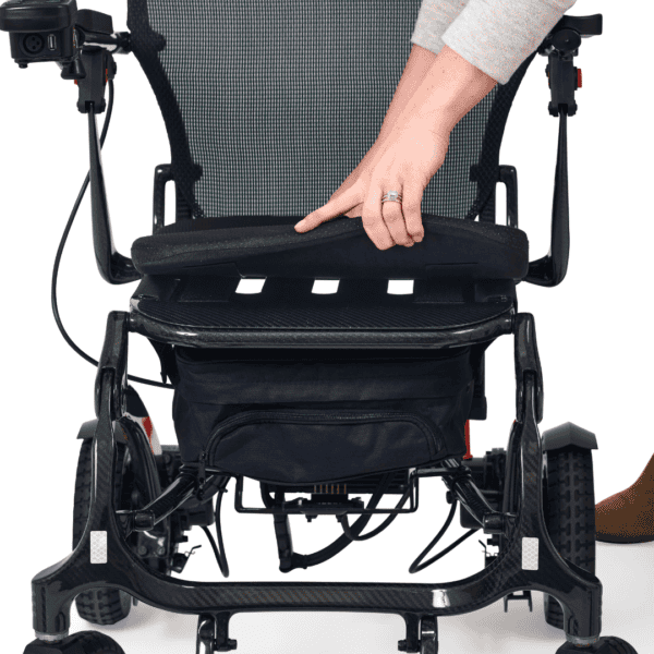 Cricket Powerchair by Golden Technologies